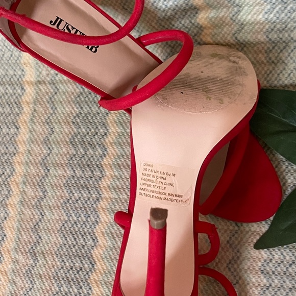 High Heel - Picture 9 of 12